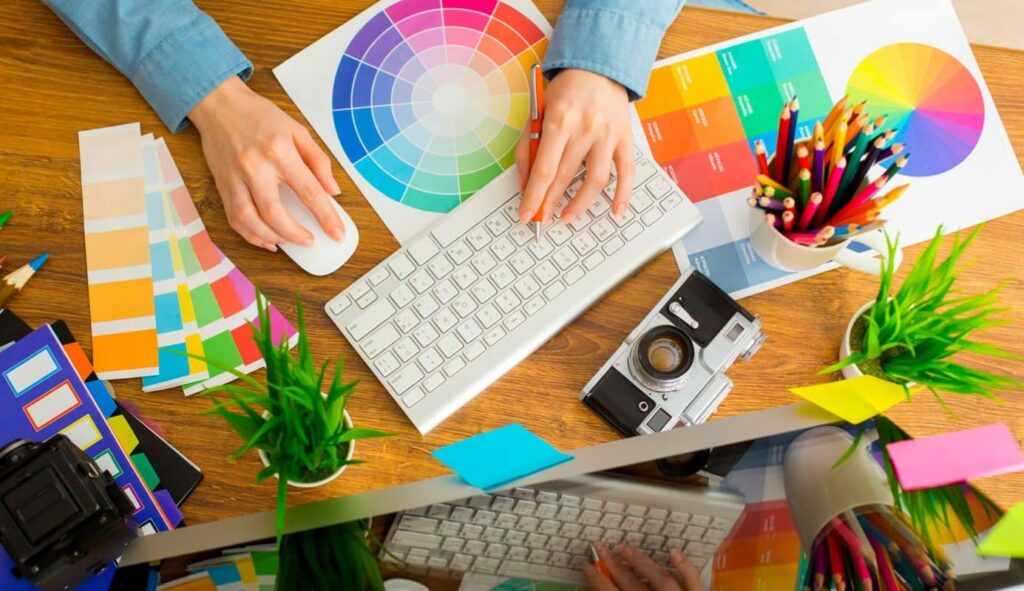 Thiết kế đồ họa là sự pha trộn của nhiều yếu tố: hình ảnh, màu sắc, văn bản và bố cục